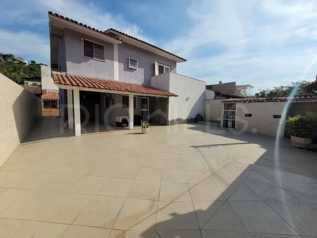 Imagem: Casa de 5 quartos à venda em Piratininga