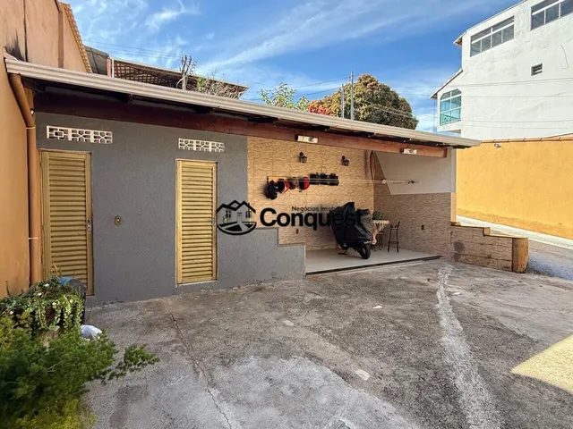Imagem 5: CASA IMPONENTE À VENDA | 4 QUARTOS | 2 SUÍTES | 8 VAGAS