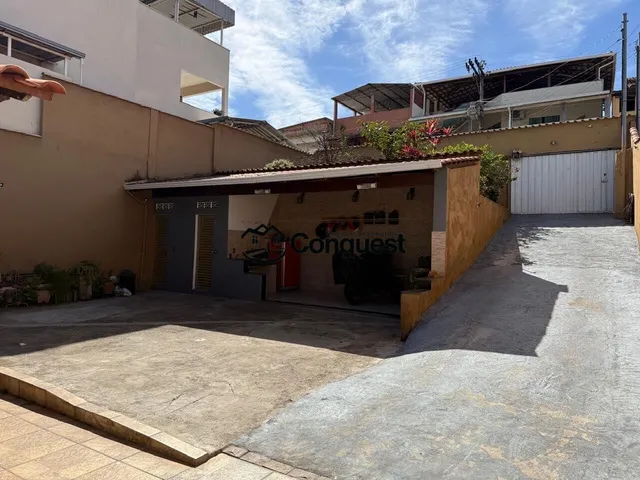 Imagem 11: CASA IMPONENTE À VENDA | 4 QUARTOS | 2 SUÍTES | 8 VAGAS