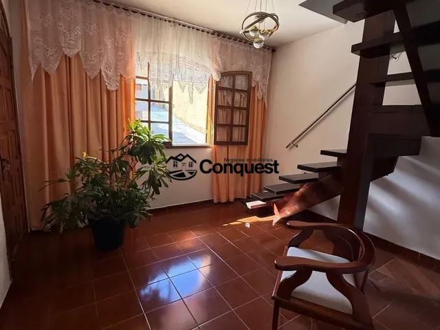 Imagem 9: CASA IMPONENTE À VENDA | 4 QUARTOS | 2 SUÍTES | 8 VAGAS