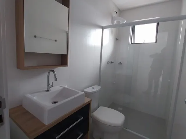 Imagem 2: Apartamento à venda com 2 dormitórios, sendo 1 suíte na Meia Praia em Itapema/SC