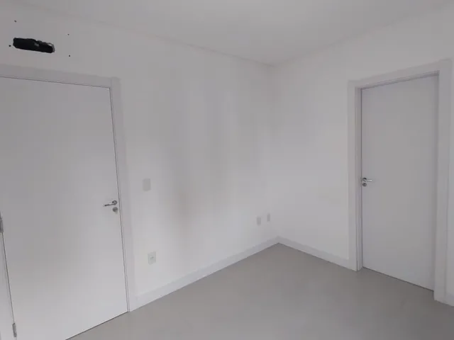 Imagem 16: Apartamento à venda com 2 dormitórios, sendo 1 suíte na Meia Praia em Itapema/SC