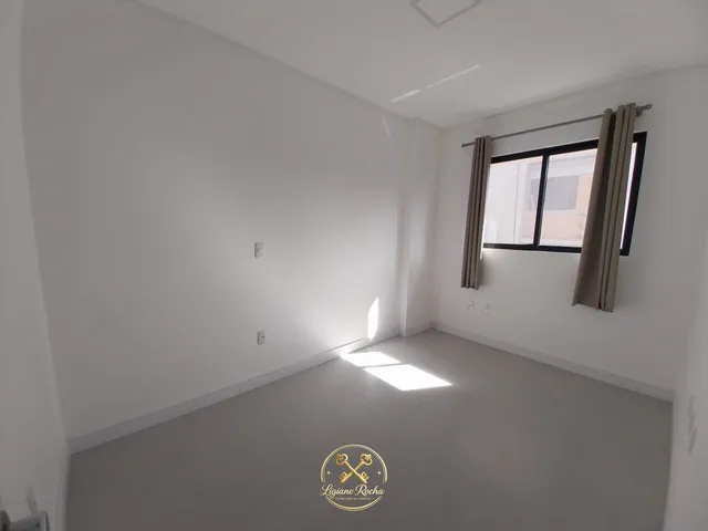 Imagem 3: Apartamento à venda com 2 dormitórios, sendo 1 suíte na Meia Praia em Itapema/SC