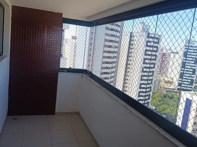 Imagem 12: Alugo Apartamento no Imbui com 2/4, 1 suíte, varanda vista mar, armários, ar, 2 vagas