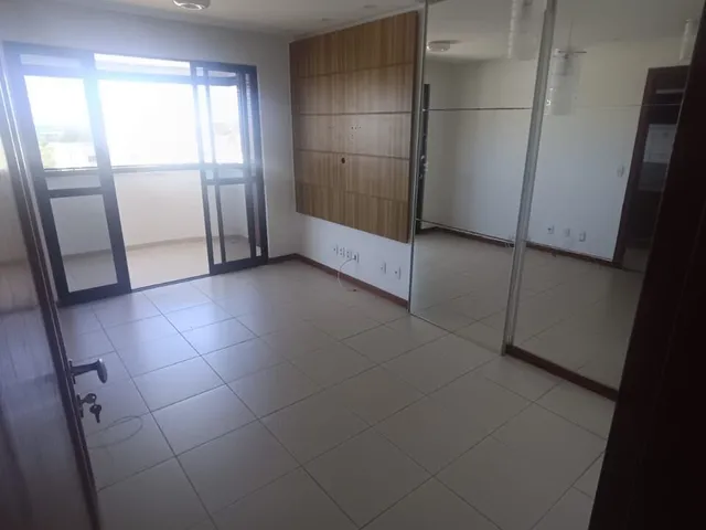 Imagem 7: Alugo Apartamento no Imbui com 2/4, 1 suíte, varanda vista mar, armários, ar, 2 vagas