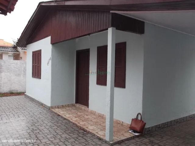 Imagem: Casa Residencial com 3 Dormitorio(s) localizado(a)