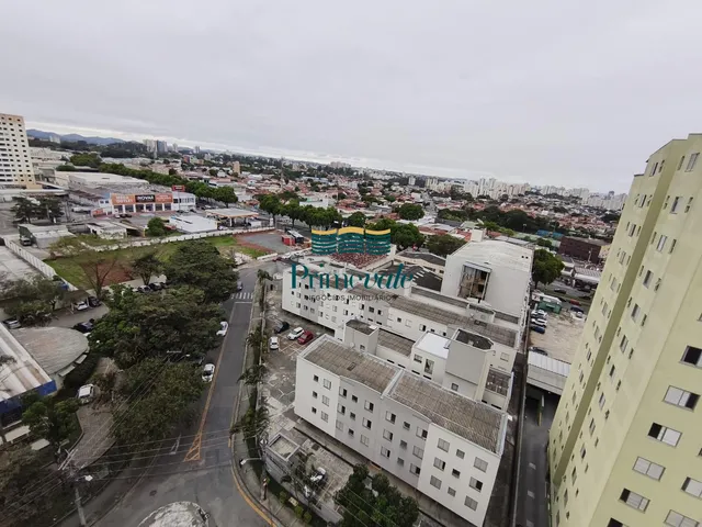 Imagem: O apartamento possui 4 Dormitórios, 1 Suíte, 3 Banheiros,