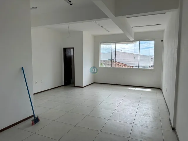 Imagem: Alugo sala comercial, com 39m², 10 vagas
