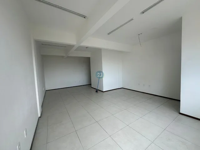 Imagem 5: Alugo sala comercial, com 39m², 10 vagas de estacionamento rotativo, próximo Avenida