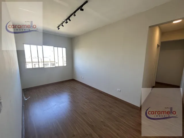 Imagem: O apartamento possui 2 Dormitórios, 1 Banheiro, 1 Vaga na