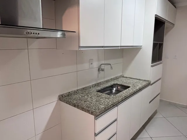 Imagem 14: Apartamento de 3 quartos com 1 suíte, 2 salas e 2 vagas de garagem para locação em