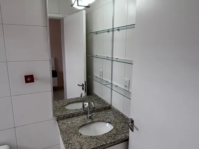 Imagem 5: Apartamento de 3 quartos com 1 suíte, 2 salas e 2 vagas de garagem para locação em