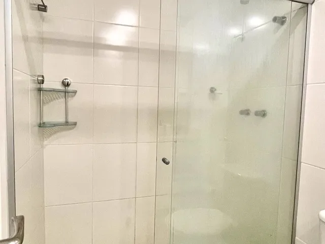 Imagem 12: Apartamento de 1/4 mobiliado, com varanda fechada e com hidromassagem, no Ed. Mundo Plaza