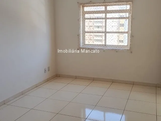 Imagem: O apartamento possui 1 Dormitório, 1 Banheiro, 4 Vagas na