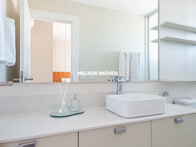 Imagem 8: Apartamento à venda decorado frente mar suítes 4 vagas Balneário Camboriú