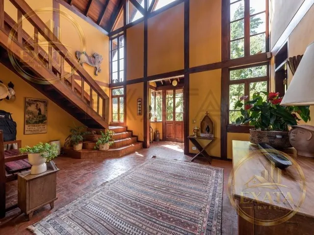 Imagem 10: Magnifica casa em Campos de Jordão. Imóvel bonito e sofisticado, com vista total para a