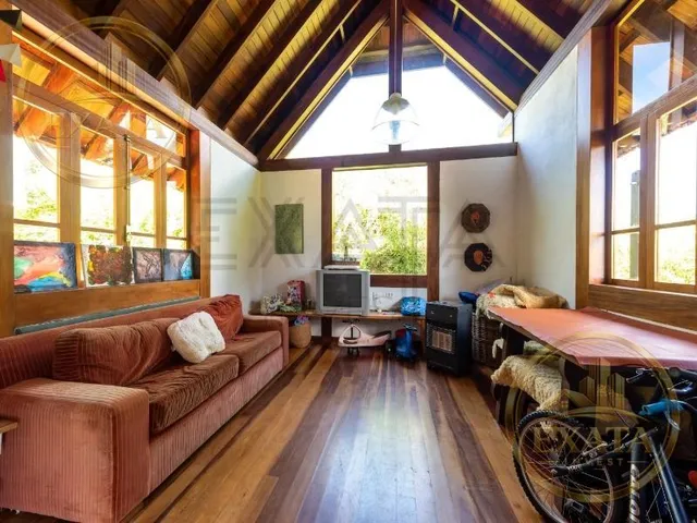 Imagem 8: Magnifica casa em Campos de Jordão. Imóvel bonito e sofisticado, com vista total para a