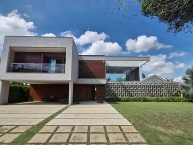 Imagem: Casa de alto padrão para locação no Lago
