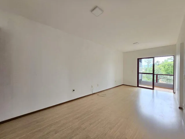 Imagem 13: Apartamento com 2 quartos e sacada com churrasqueira, localizado no Glória para