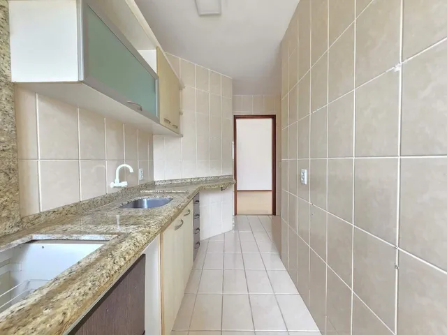Imagem 11: Apartamento com 2 quartos e sacada com churrasqueira, localizado no Glória para
