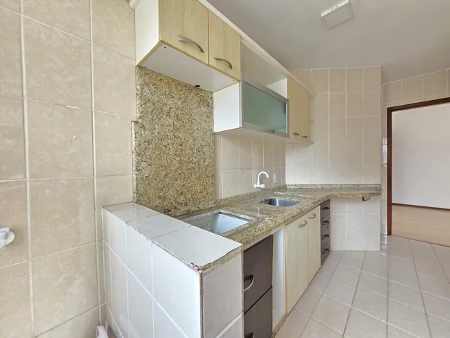 Imagem 10: Apartamento com 2 quartos e sacada com churrasqueira, localizado no Glória para