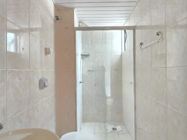 Imagem 8: Apartamento com 2 quartos e sacada com churrasqueira, localizado no Glória para