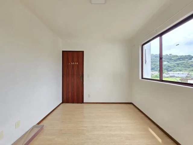 Imagem 14: Apartamento com 2 quartos e sacada com churrasqueira, localizado no Glória para