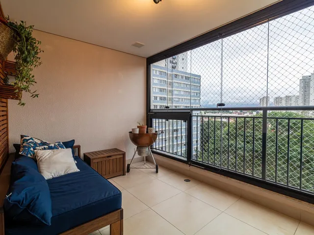 Imagem: O apartamento possui 2 Dormitórios, 1 Suíte, 2 Banheiros,