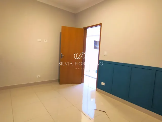Imagem: A casa possui 3 Dormitórios, 1 Suíte, 2 Banheiros, 1 Vaga