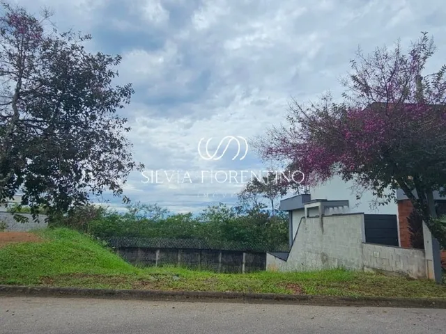 Imagem: O terreno possui 275m² de Área e está localizado em