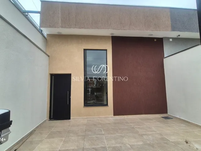 Imagem: A casa possui 3 Dormitórios, 1 Suíte, 2 Banheiros, 1 Vaga