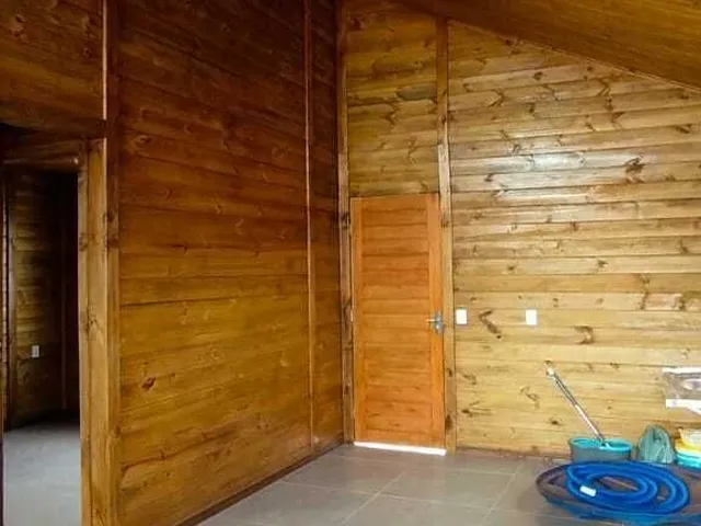 Imagem 9: Chácara de Madeira com Piscina no Portal Serra Azul, Mateus Leme