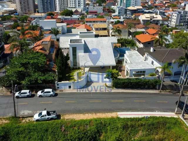 Imagem 5: Casa com 4 dormitórios à venda sendo 4 suítes, 327.0 m² por - R$ 6.000.000,00