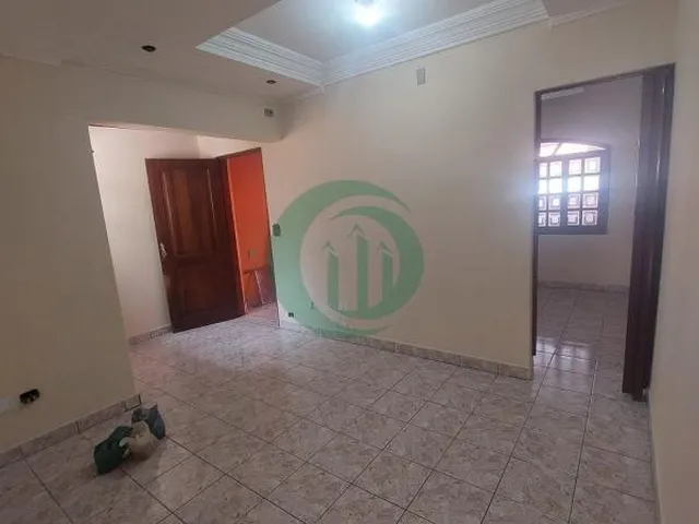 Imagem: Casa Conjunta para Locação - Vila Humaitá/Santo