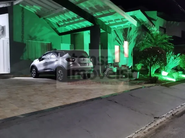 Imagem: A casa em condomínio possui 3 Dormitórios, 3 Suítes, 5
