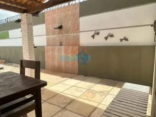 Imagem 6: CASA A 100M DO MAR COM 4 SUÍTES, PISCINA E ENERGIA SOLAR – PRÓXIMA À PEDRA DO CHAPÉU