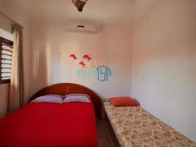 Imagem 2: CASA A 100M DO MAR COM 4 SUÍTES, PISCINA E ENERGIA SOLAR – PRÓXIMA À PEDRA DO CHAPÉU