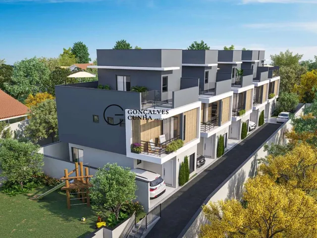 Imagem 3: Sobrado Triplex à Venda no Bacacheri Curitiba