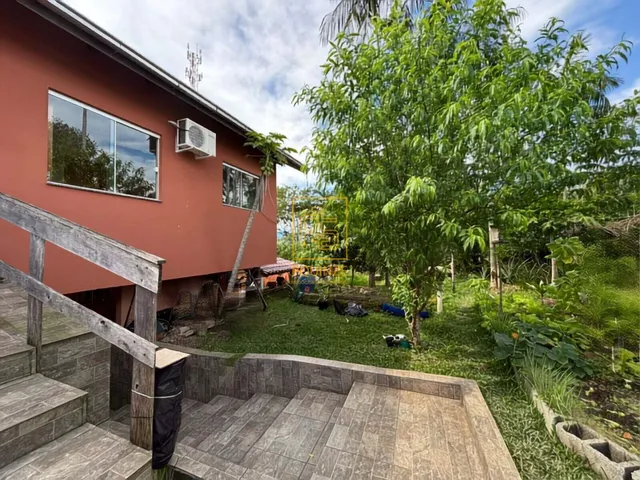 Imagem 14: Casa com edícula e amplo espaço externo no bairro das Capitais, em Timbó