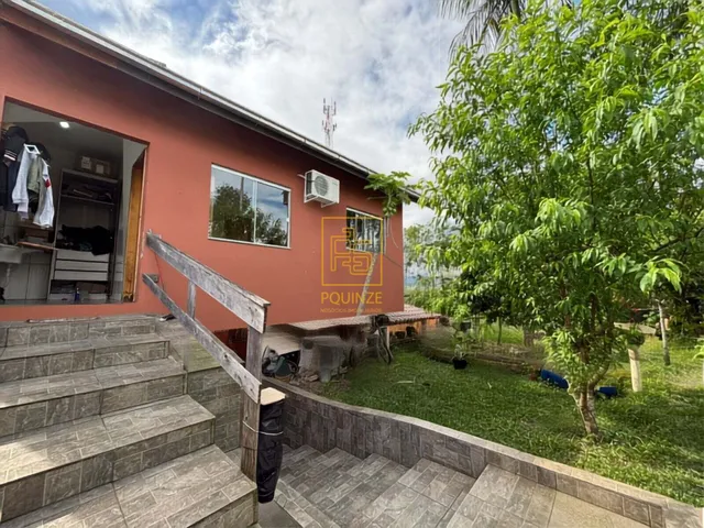 Imagem 7: Casa com edícula e amplo espaço externo no bairro das Capitais, em Timbó