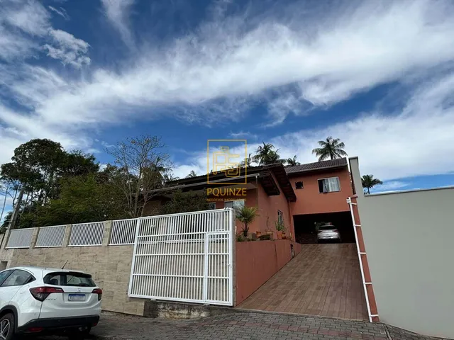 Imagem 2: Casa com edícula e amplo espaço externo no bairro das Capitais, em Timbó