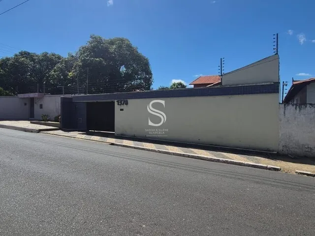 Imagem: A casa possui 4 Dormitórios, 4 Suítes, 4 Banheiros, 4