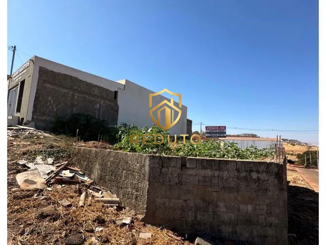 Imagem: Terreno À Venda no Bairro Jardim Esperança