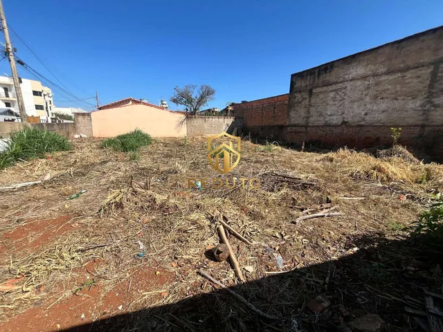 Imagem 2: Terreno à venda no bairro Vila Garcia - Patos de Minas/MG