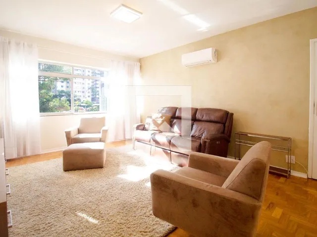 Imagem 6: Este espaçoso apartamento mobiliado está localizado no vibrante bairro de Pinheiros e