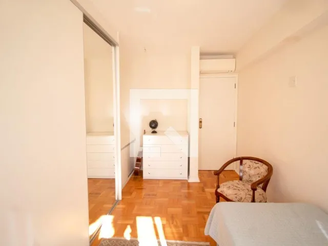 Imagem 12: Este espaçoso apartamento mobiliado está localizado no vibrante bairro de Pinheiros e