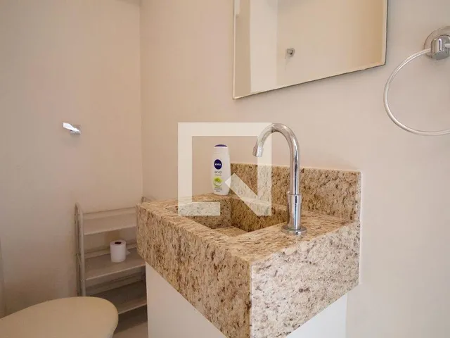 Imagem 10: Este espaçoso apartamento mobiliado está localizado no vibrante bairro de Pinheiros e
