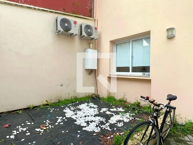 Imagem: A casa possui 3 Dormitórios, 1 Banheiro, 1 Vaga na