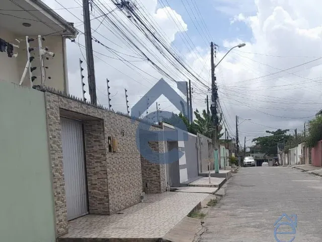 Imagem: Casa com primeiro andar à venda próx ao