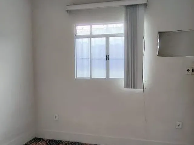 Imagem 9: Casa à venda de esquina na Ponta Grossa, 3/4, sala ampla, garagem e DCE, 323m2